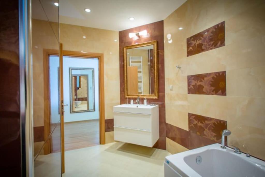 High Tech - Luxurious Apartment Sofia Exterior photo